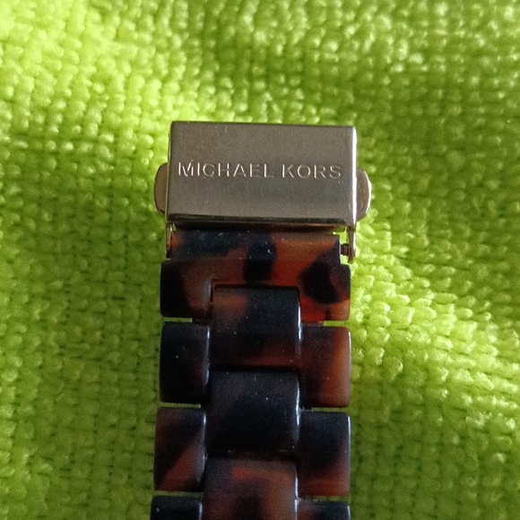 MICHAEL Michael Kors Multi-Function Water Resistant SS Watch MK-5280 working - Picture 4 of 8